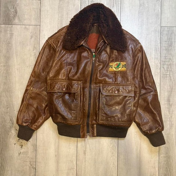 Vintage O.B.R. 80-90s Brown genuine leather bomber jacket with fur collar MEN S